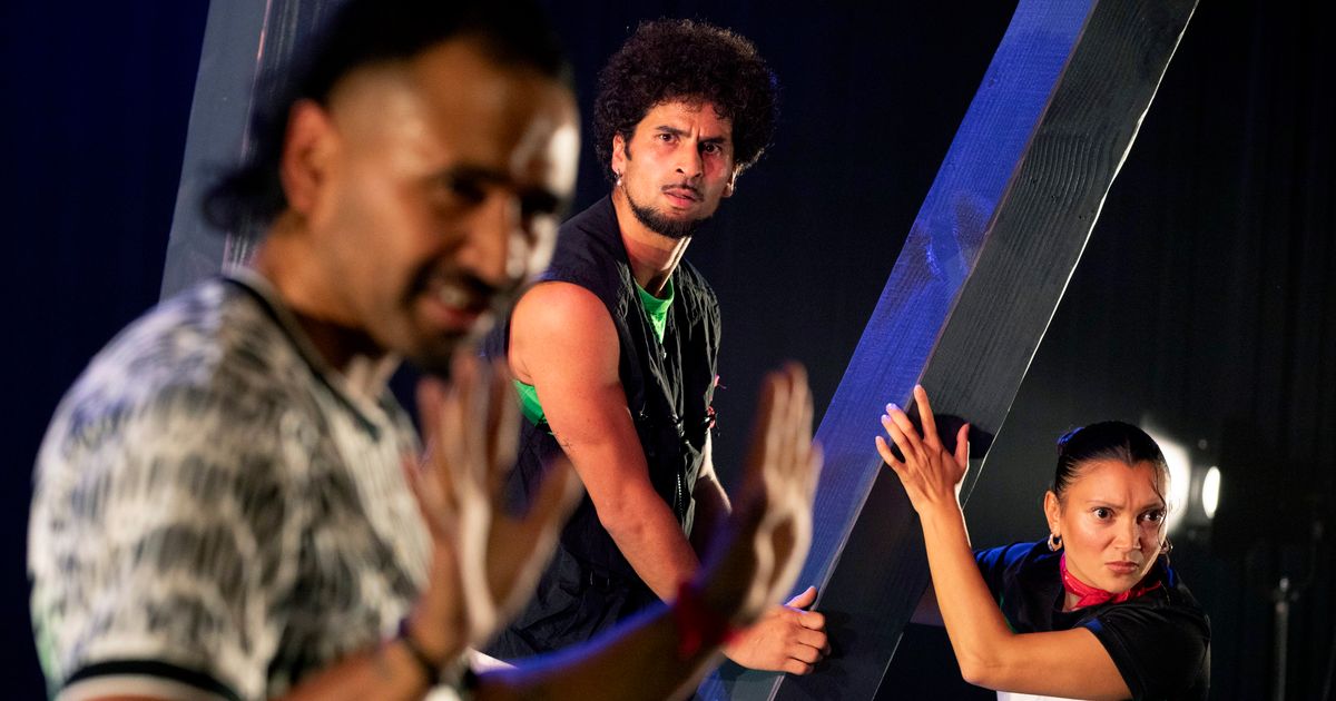 Kelapa Muda — Joenoes Polnaija in Het Nationale Theater, Den Haag