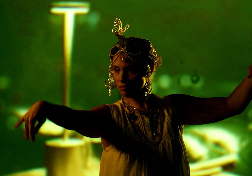 Scenefoto Mata Hari Returns