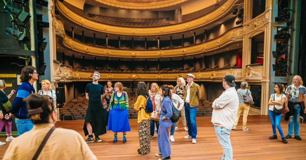 Rondleiding door de Koninklijke Schouwburg — Kom op plekken waar je als bezoeker nooit komt in Het Nationale Theater, Den Haag